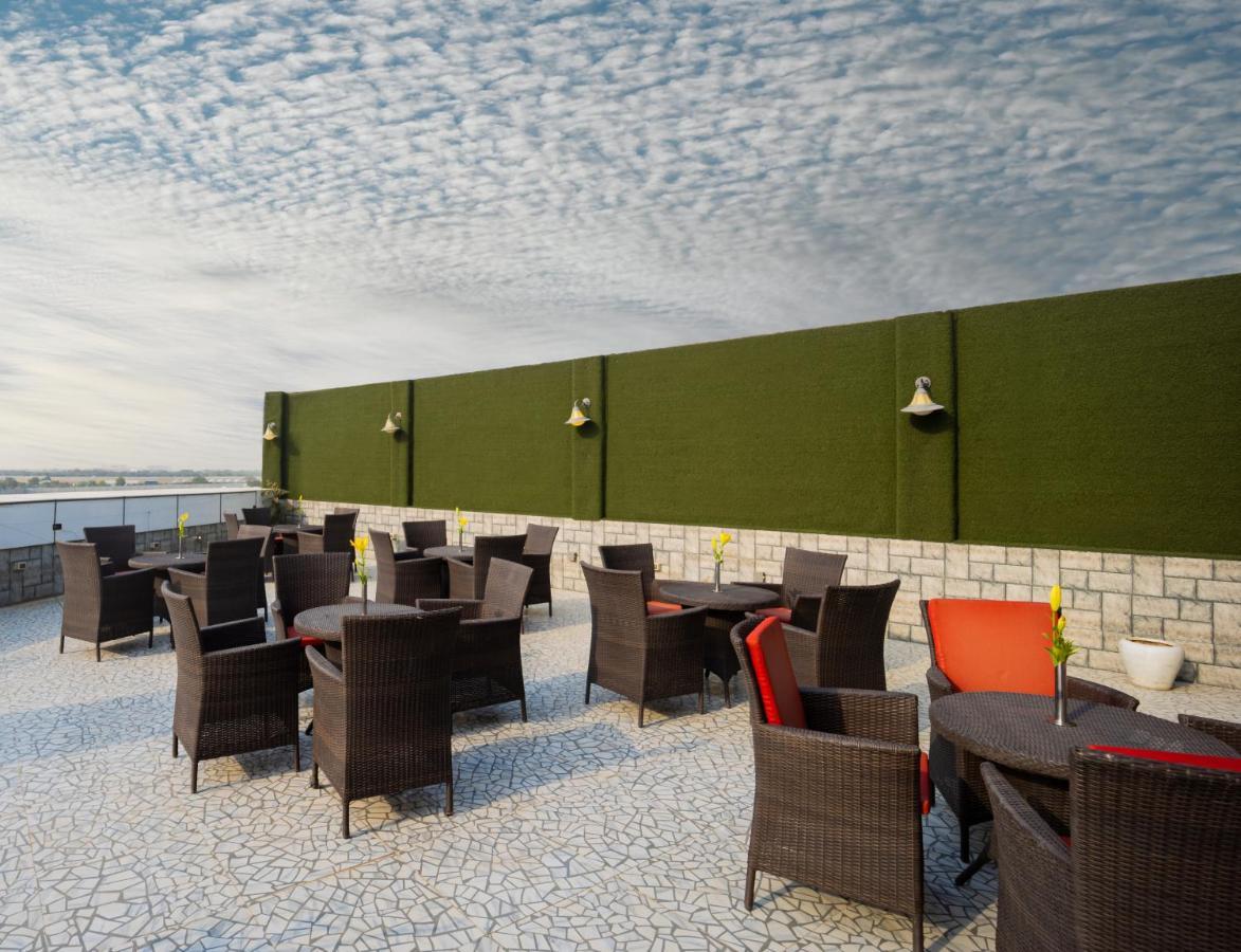 Hotel Shanti Palace Mahipalpur New Delhi Exterior foto