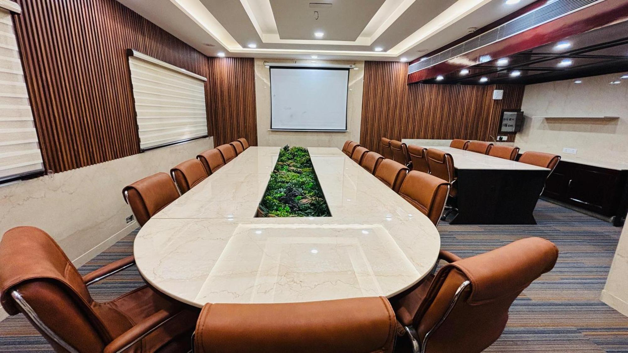 Hotel Shanti Palace Mahipalpur New Delhi Exterior foto