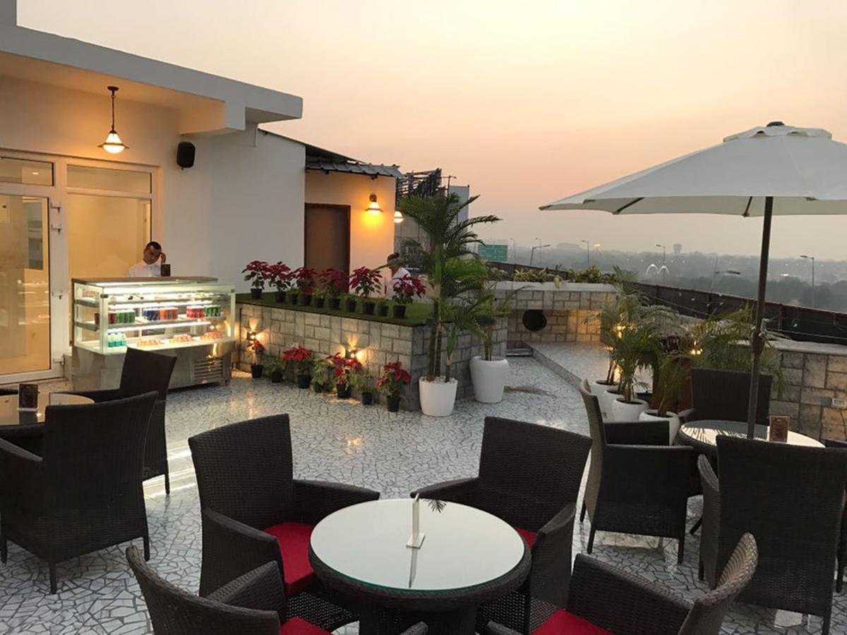 Hotel Shanti Palace Mahipalpur New Delhi Exterior foto